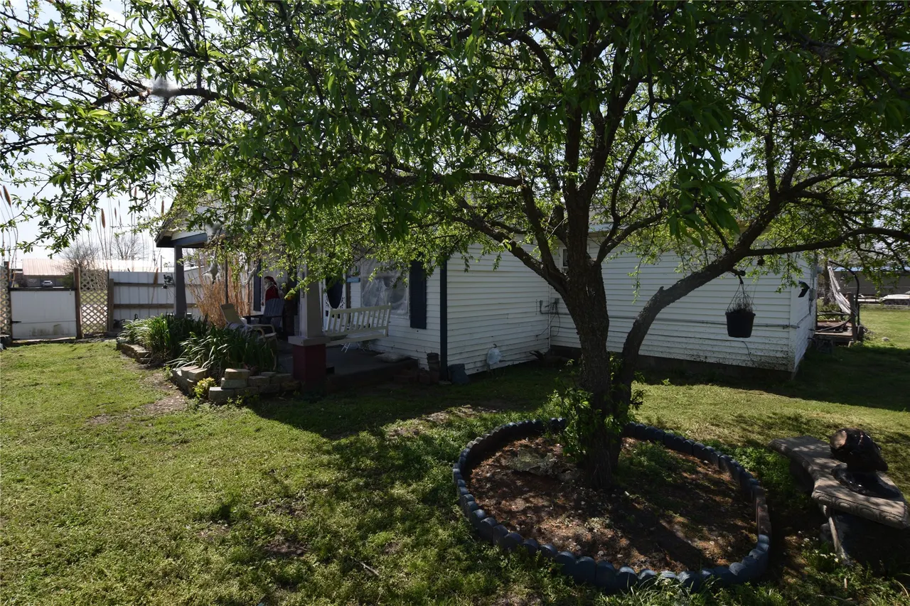 Photo 24 — 1 W Pine Street, Stilwell, OK 74960