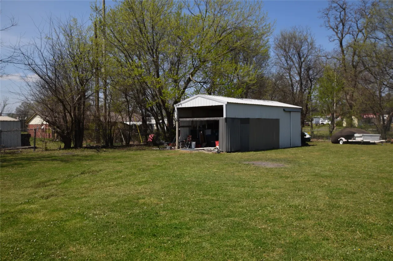 Photo 26 — 1 W Pine Street, Stilwell, OK 74960