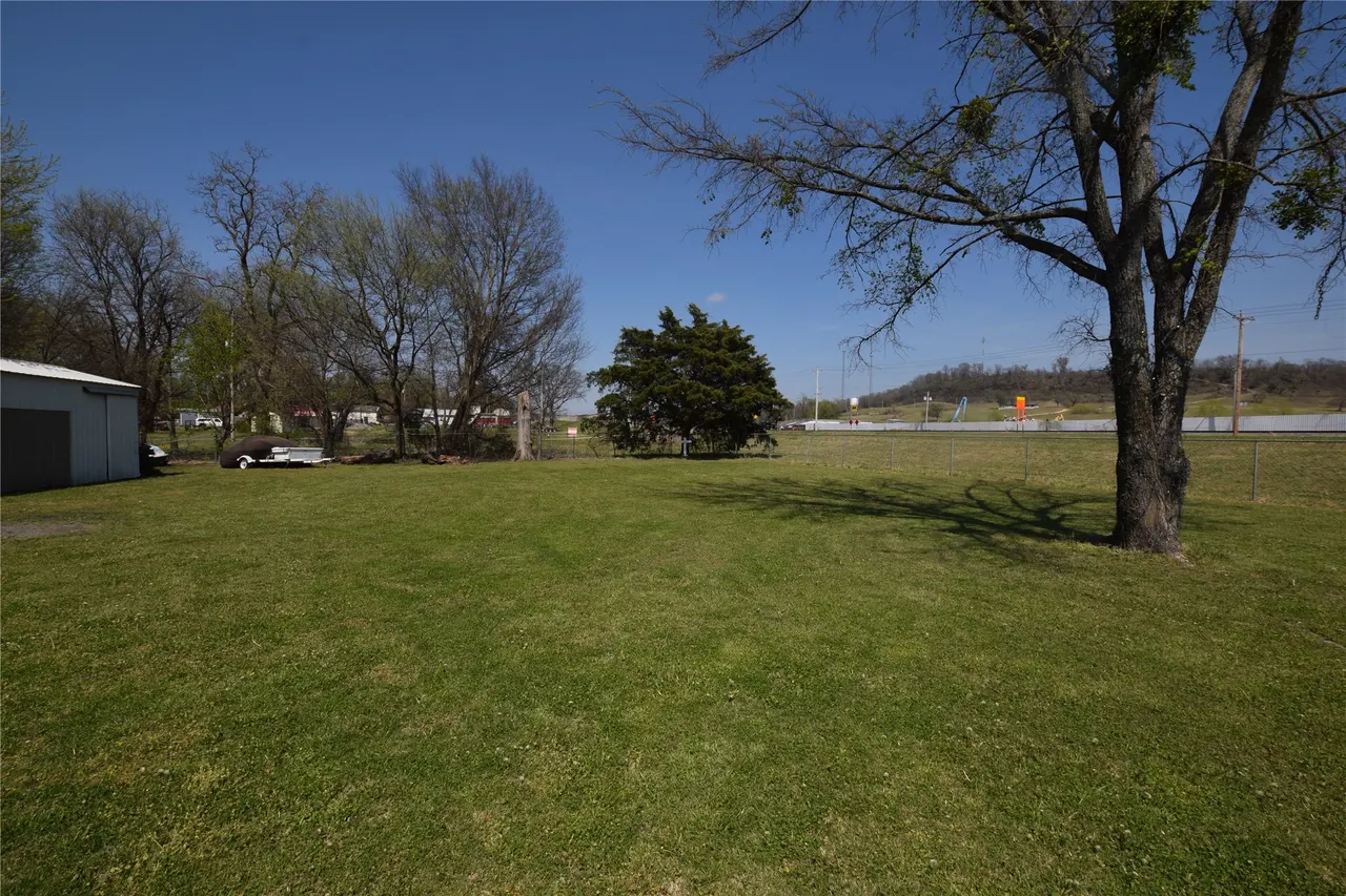 Photo 27 — 1 W Pine Street, Stilwell, OK 74960