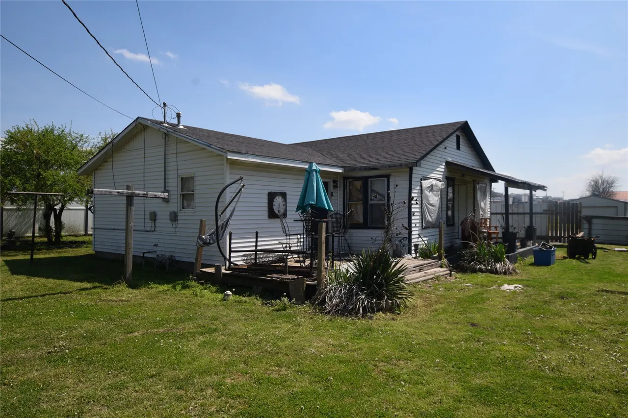 Photo 28 — 1 W Pine Street, Stilwell, OK 74960