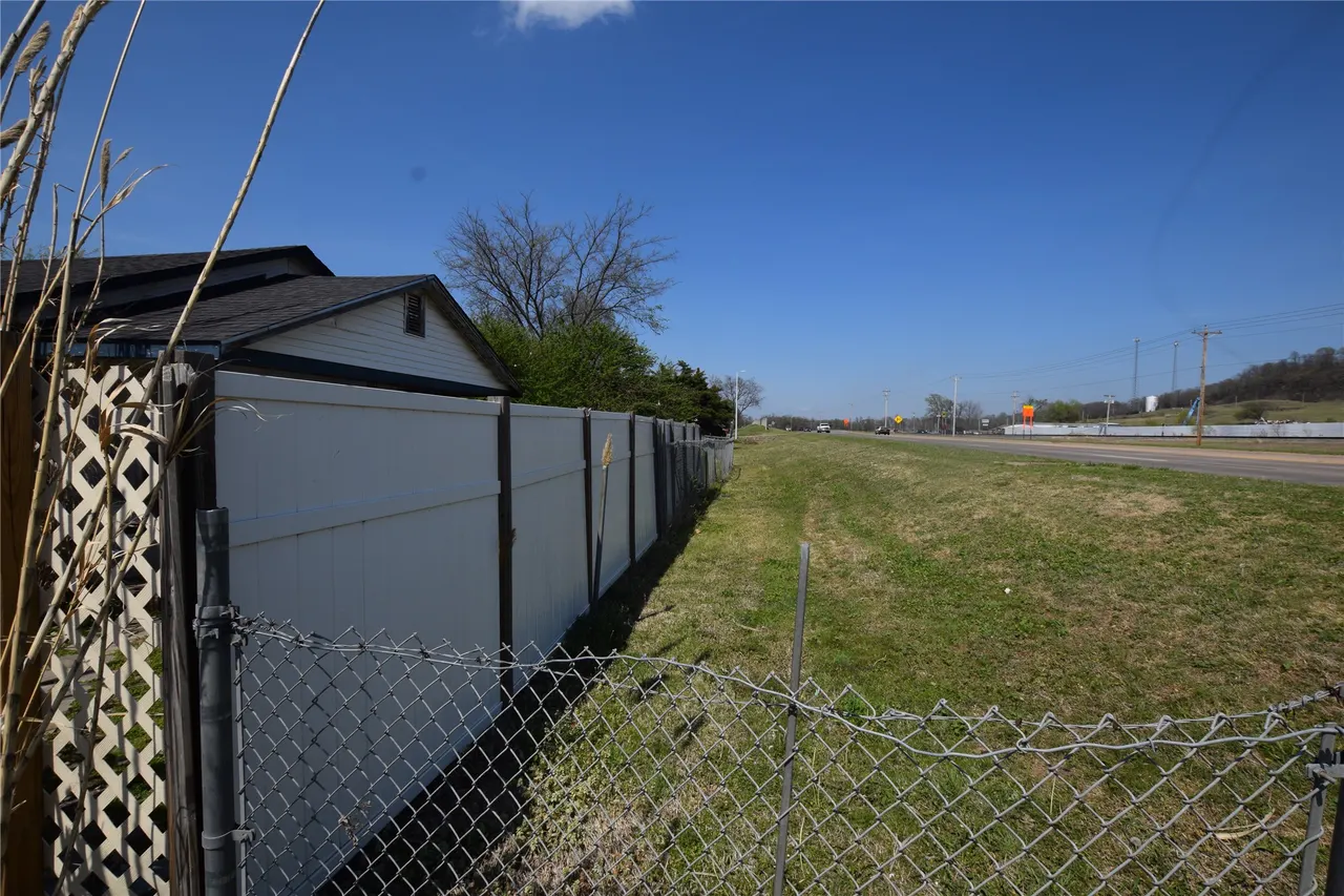 Photo 31 — 1 W Pine Street, Stilwell, OK 74960