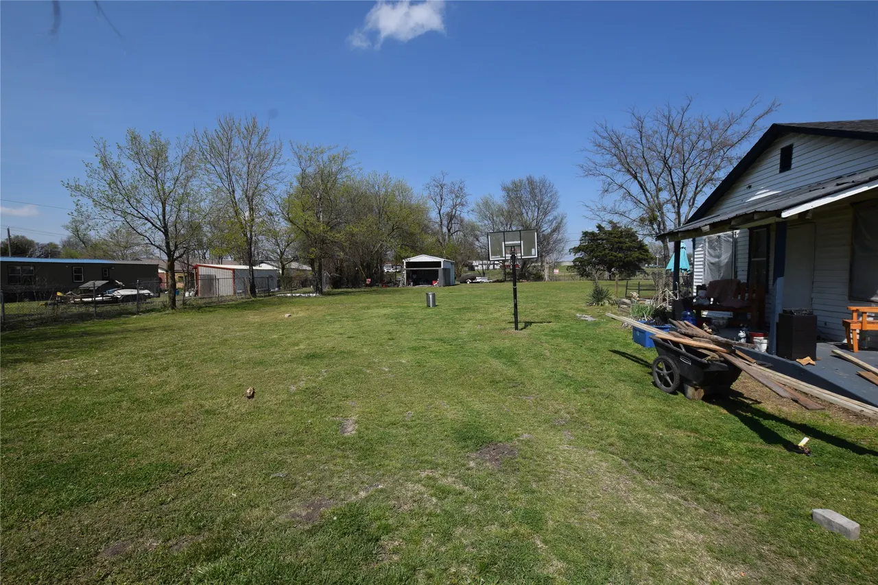 Photo 32 — 1 W Pine Street, Stilwell, OK 74960