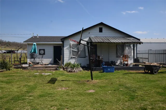 Photo 2 — 1 W Pine Street, Stilwell, OK 74960