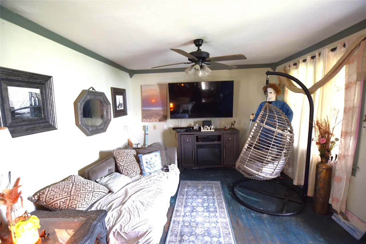 Photo 3 — 1 W Pine Street, Stilwell, OK 74960