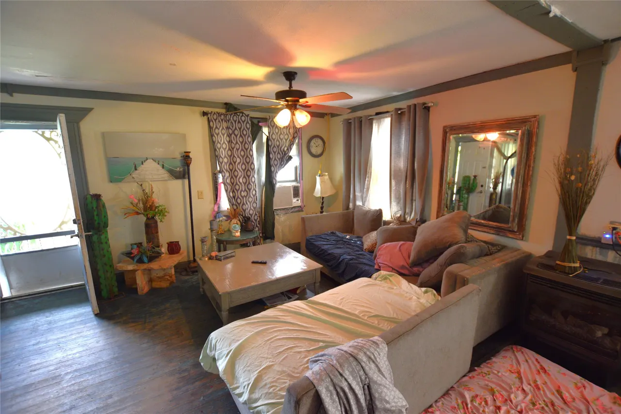 Photo 9 — 1 W Pine Street, Stilwell, OK 74960