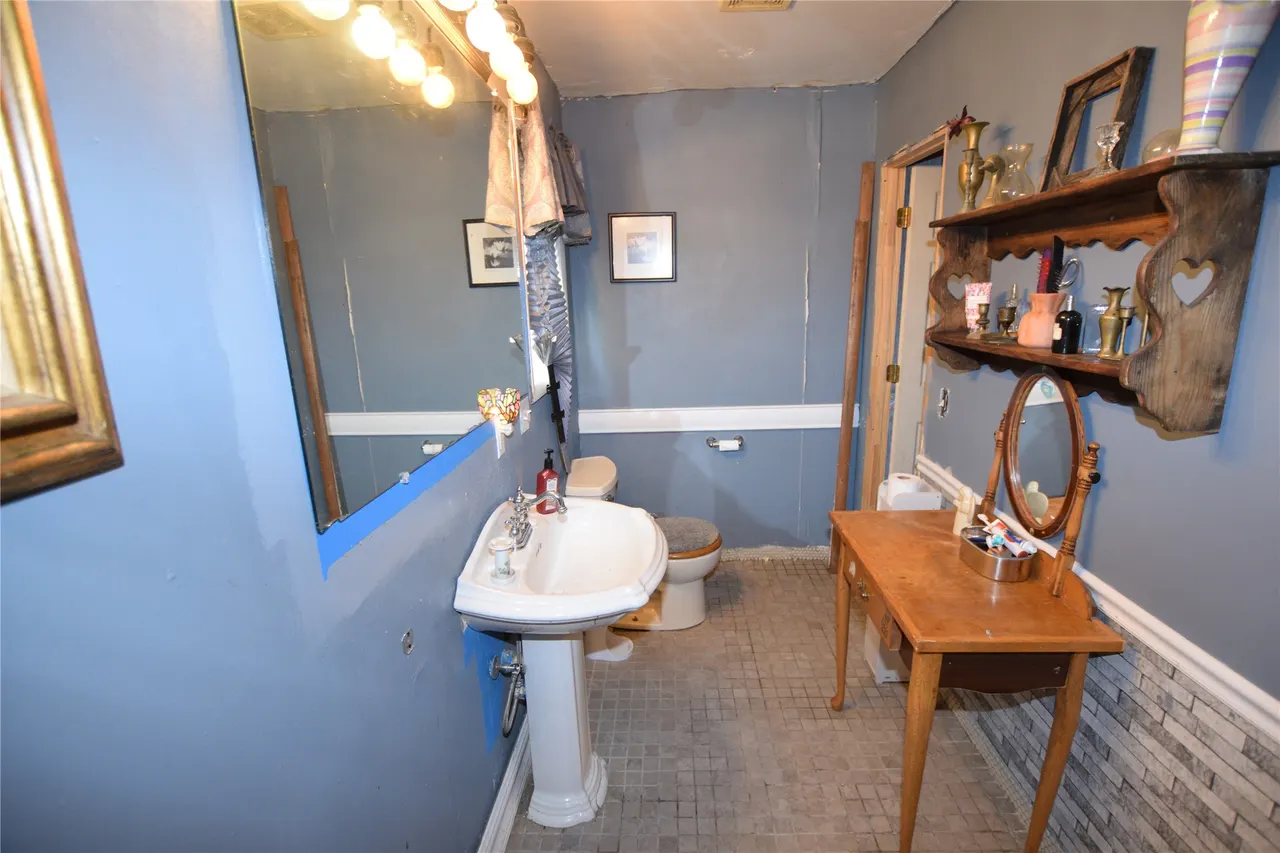 Photo 13 — 1 W Pine Street, Stilwell, OK 74960