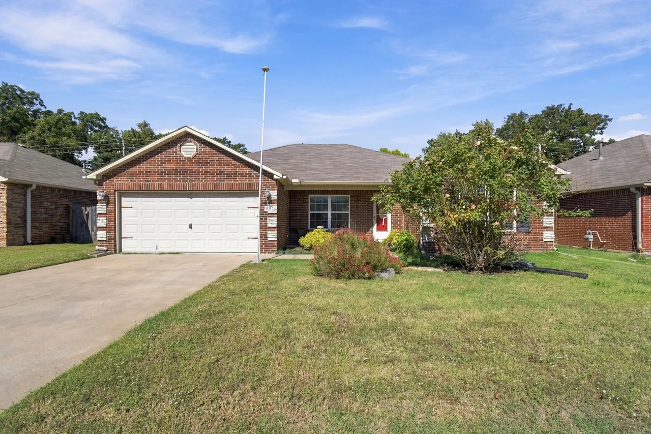 Front exterior — 8535 E 126th Place S, Bixby, OK 74008
