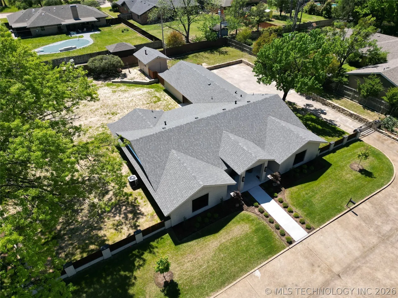 Photo 4 — 2200 Cloverleaf Place, Ardmore, OK 73401