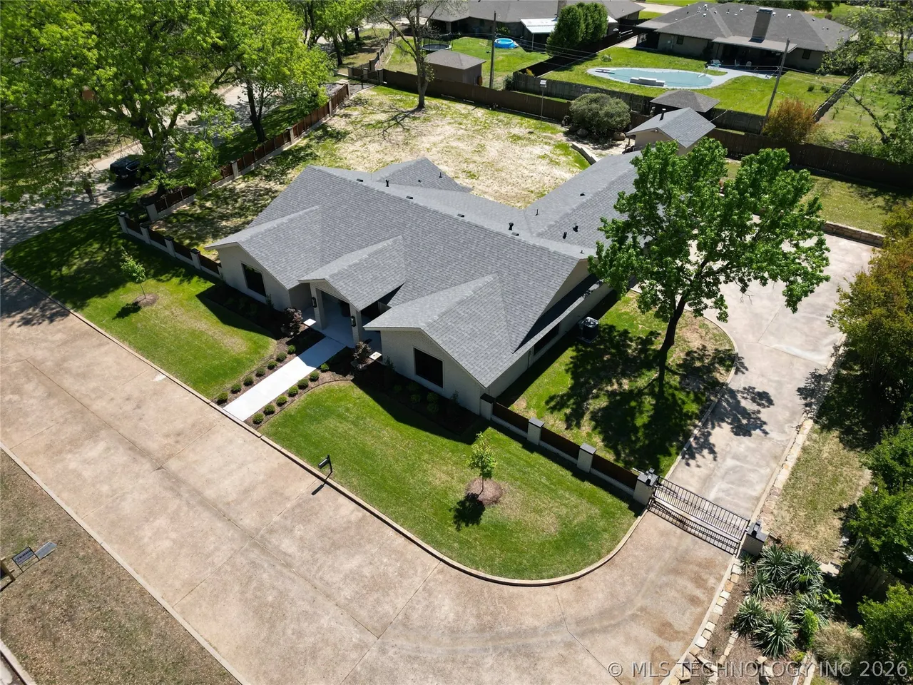Photo 5 — 2200 Cloverleaf Place, Ardmore, OK 73401