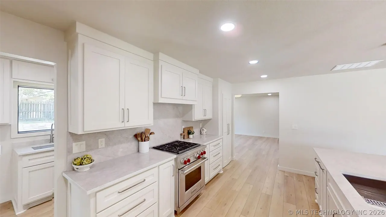 Photo 17 — 2200 Cloverleaf Place, Ardmore, OK 73401