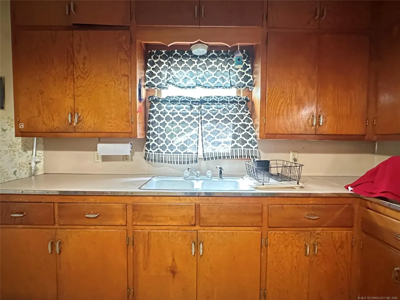 Photo 9 — 814 S Severs Street, Okmulgee, OK 74447