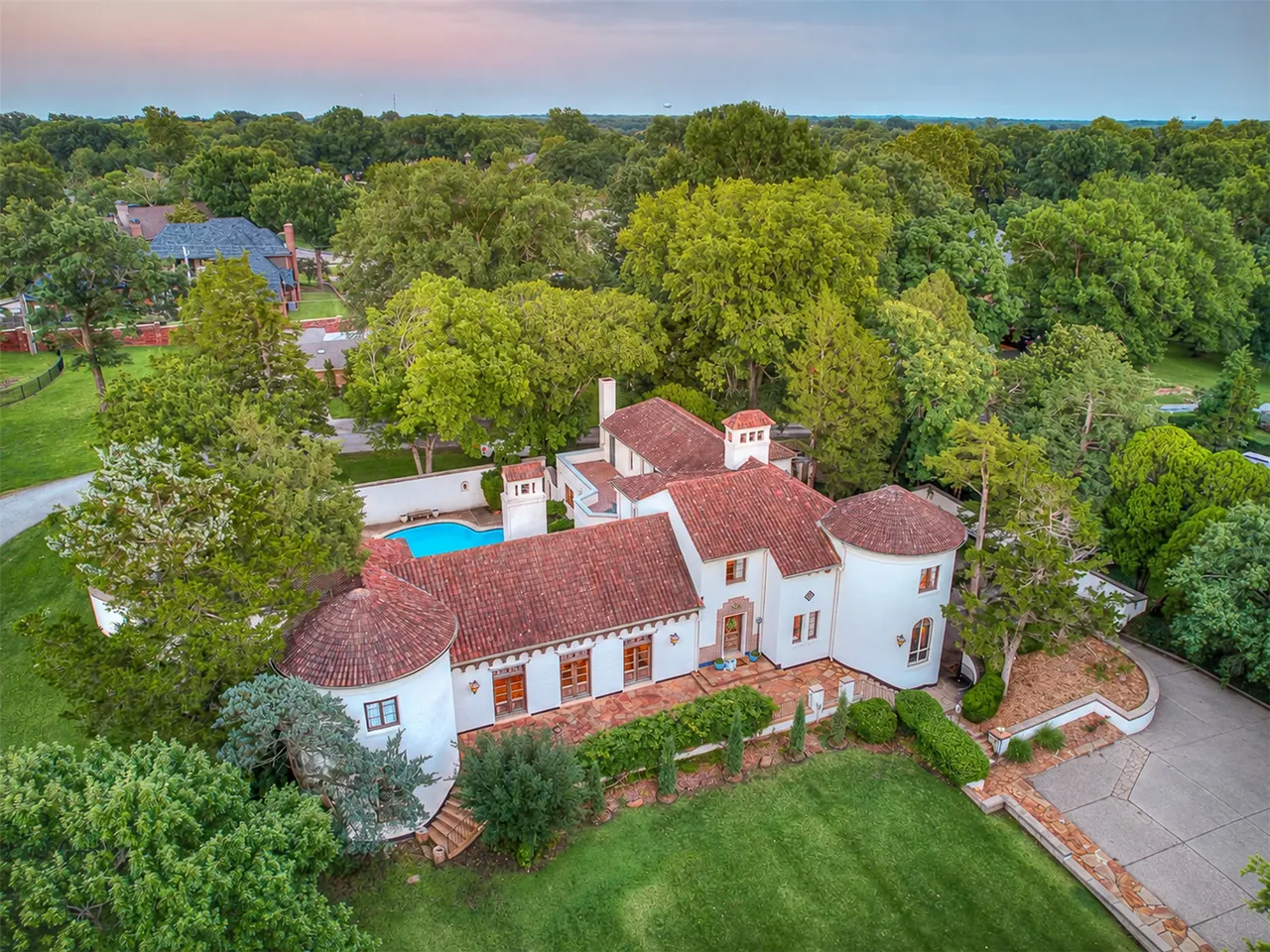 Photo 2 — 2400 Terrace Drive, Bartlesville, OK 74006