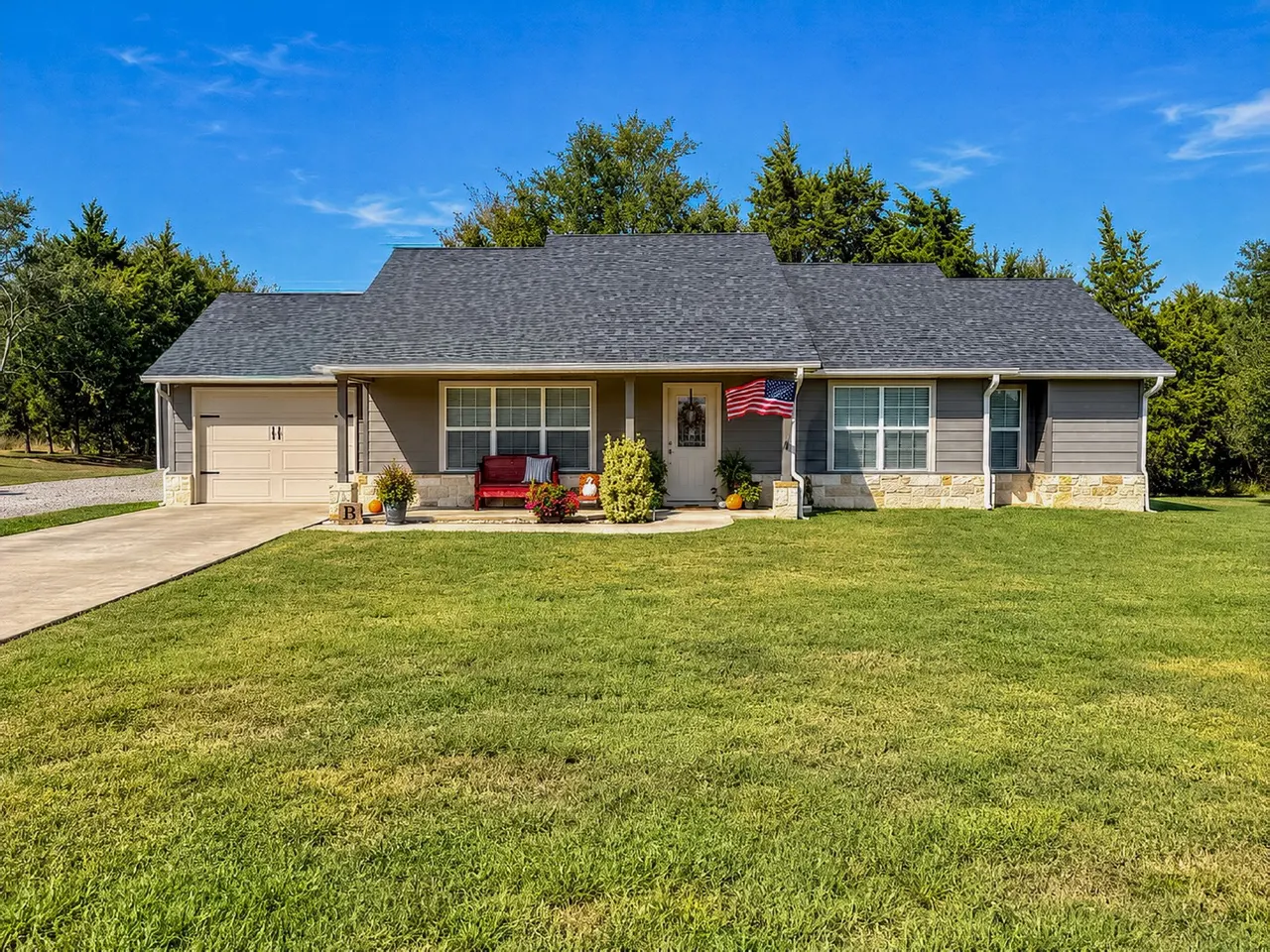 Front exterior — 59 Founders Lane, Durant, OK 74701