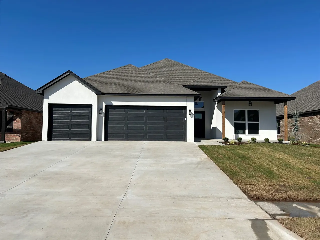 Front exterior — 10405 E 132nd Street S, Bixby, OK 74008