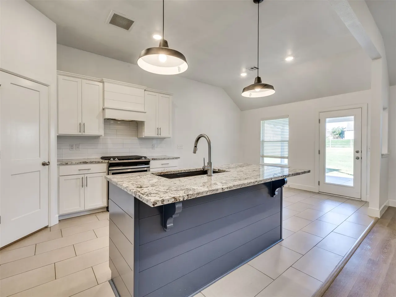 Photo 16 — 8913 N 63rd Avenue E, Owasso, OK 74055
