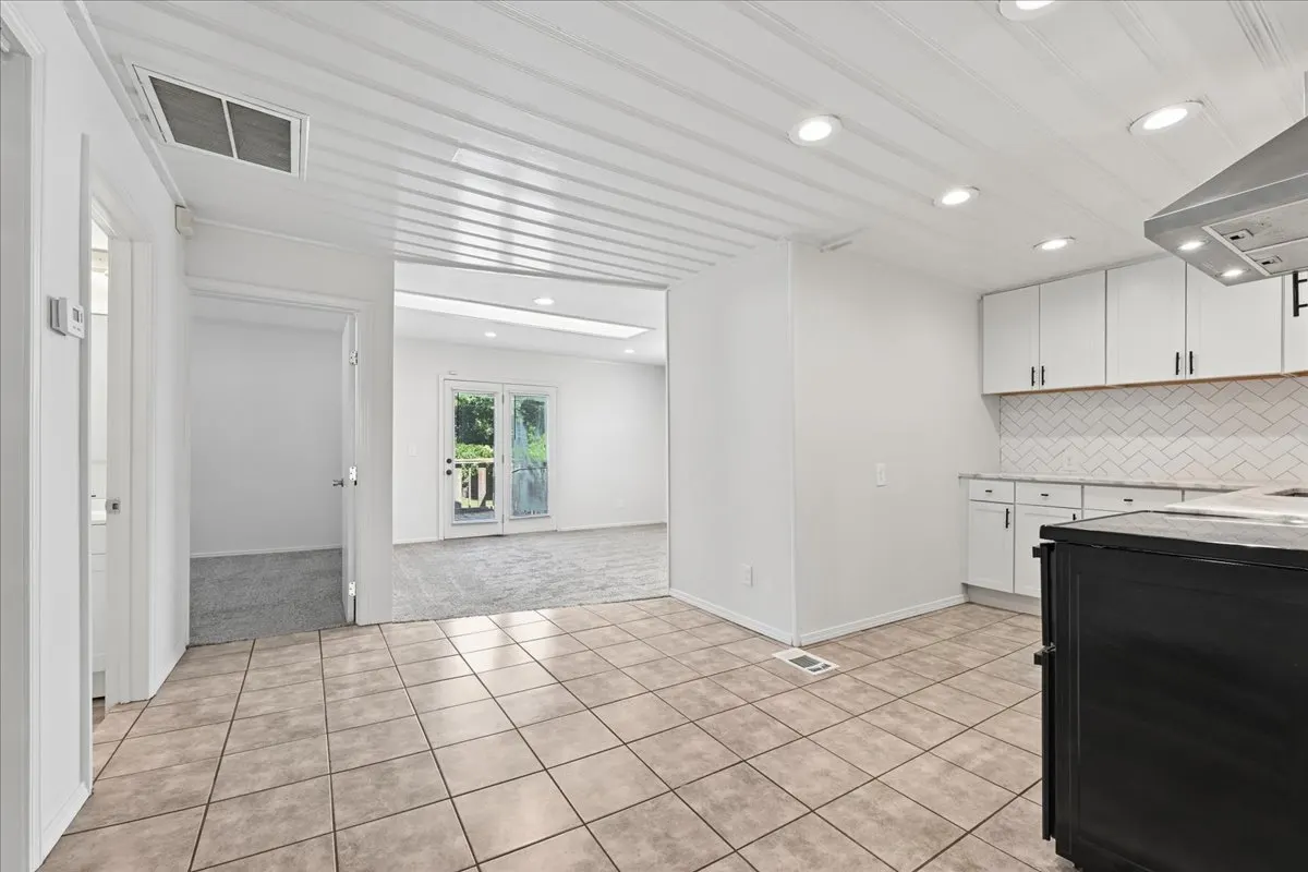 Photo 13 — 3527 E 4th Place, Tulsa, OK 74112