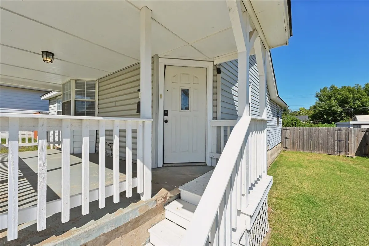 Photo 2 — 3527 E 4th Place, Tulsa, OK 74112