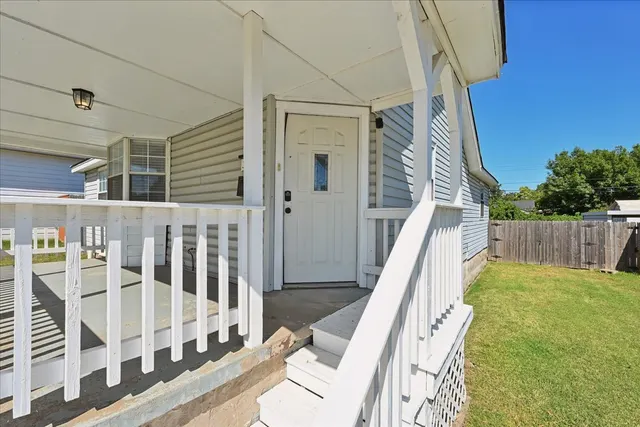 Photo 2 — 3527 E 4th Place, Tulsa, OK 74112