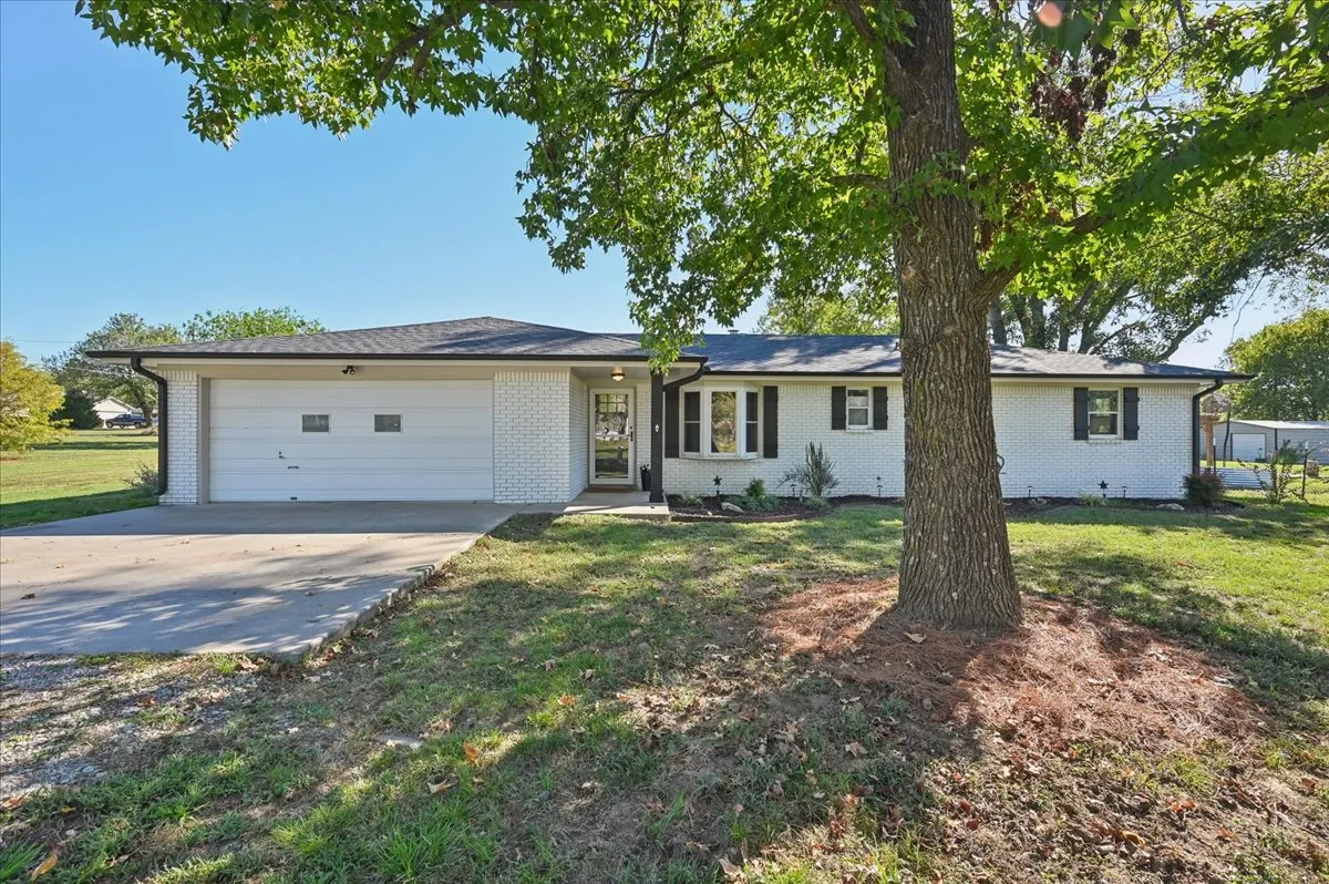 Front exterior — 19676 E Highland Road, Inola, OK 74036