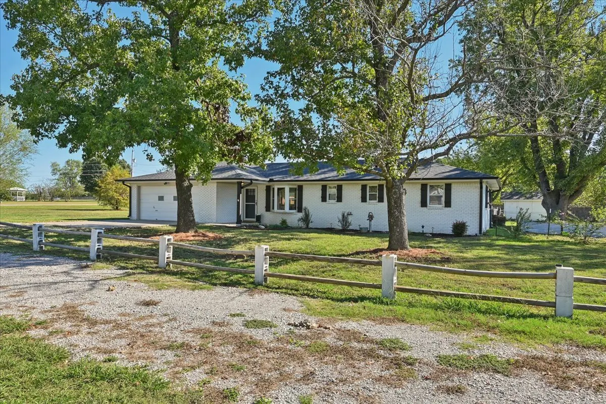 Photo 2 — 19676 E Highland Road, Inola, OK 74036