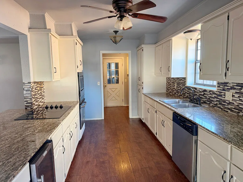 Photo 3 — 2204 W Memphis Place, Broken Arrow, OK 74012