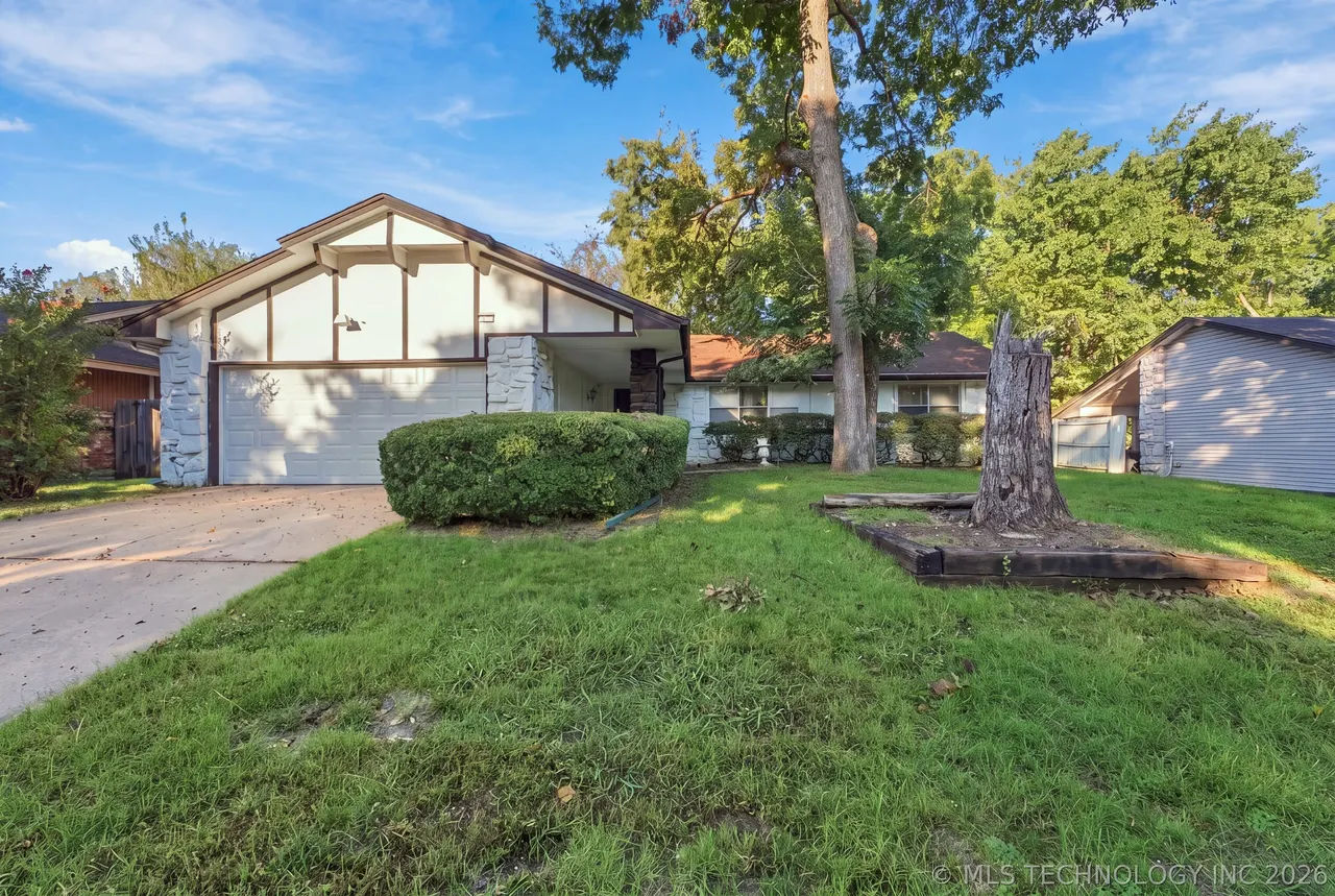 Front exterior — 7732 S 69 EastPlace S, Tulsa, OK 74133