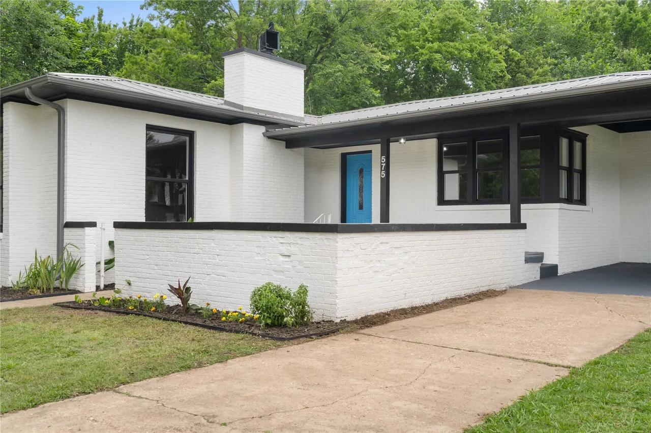 Front exterior — 575 N 7th Street, Muskogee, OK 74401