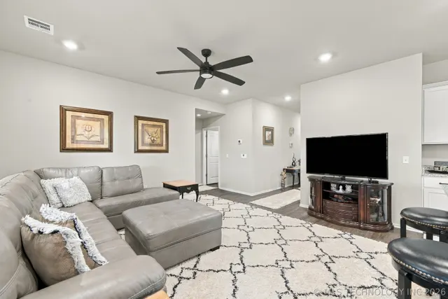 Photo 6 — 1014 Shasta Lane E, Mannford, OK 74044