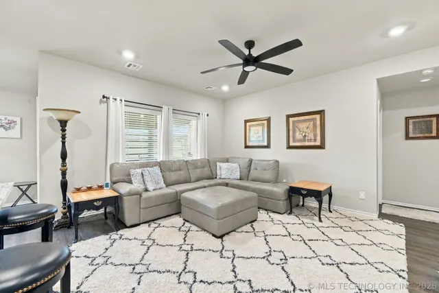 Photo 7 — 1014 Shasta Lane E, Mannford, OK 74044