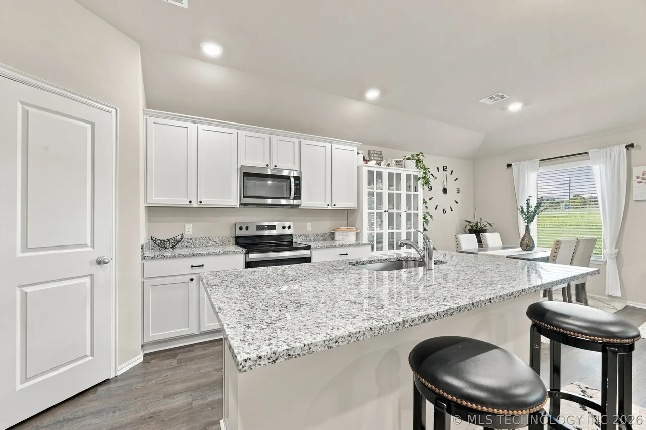 Photo 8 — 1014 Shasta Lane E, Mannford, OK 74044