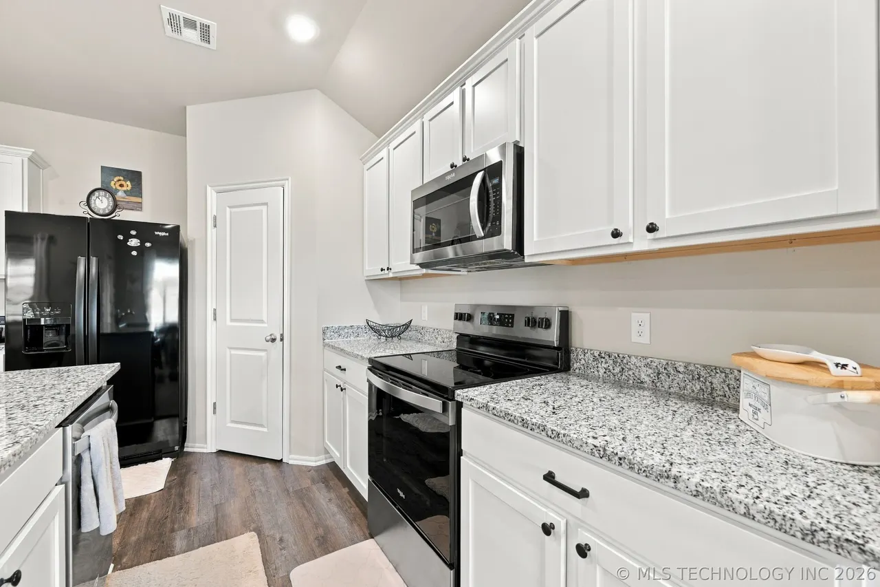 Photo 13 — 1014 Shasta Lane E, Mannford, OK 74044