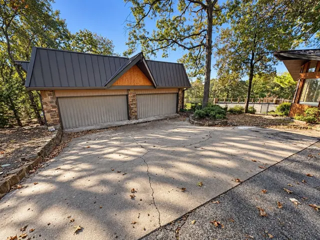 Photo 2 — 4004 E 76th Street, Tulsa, OK 74136