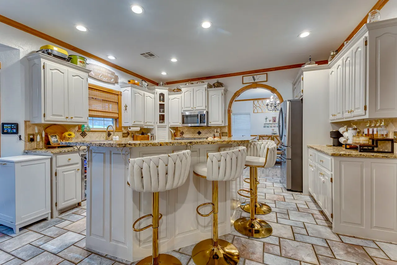 Photo 8 — 9892 E Shadowlake Drive, Claremore, OK 74017