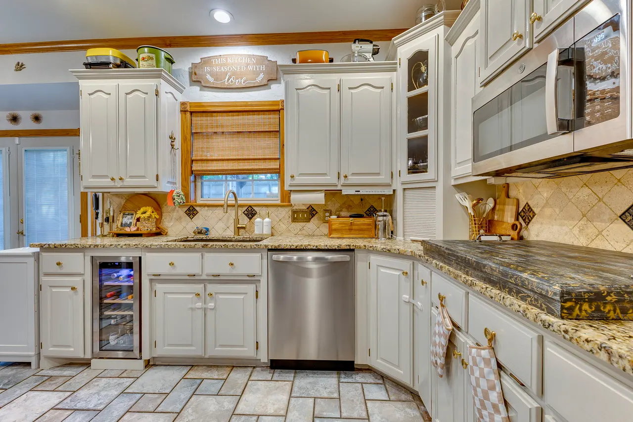 Photo 9 — 9892 E Shadowlake Drive, Claremore, OK 74017