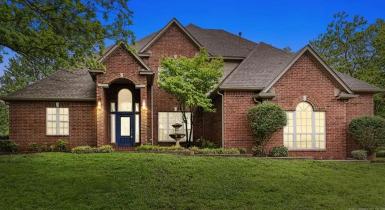 Front exterior — 9892 E Shadowlake Drive, Claremore, OK 74017
