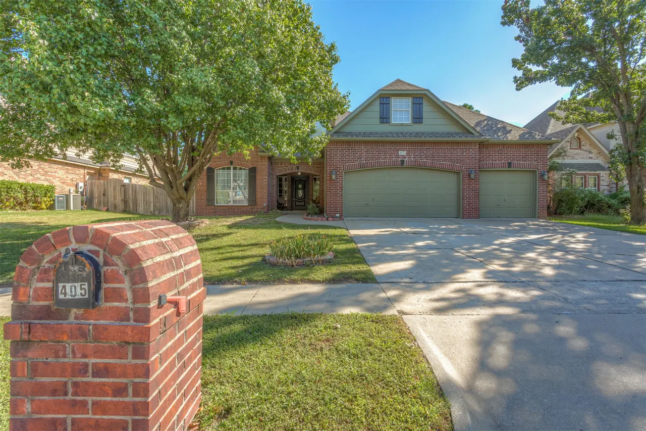 Front exterior — 405 N Aster Avenue, Broken Arrow, OK 74012