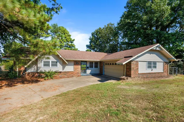 Photo 2 — 1202 SW 20th Street, Wagoner, OK 74467