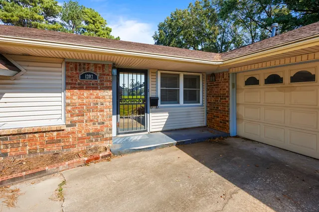 Photo 3 — 1202 SW 20th Street, Wagoner, OK 74467