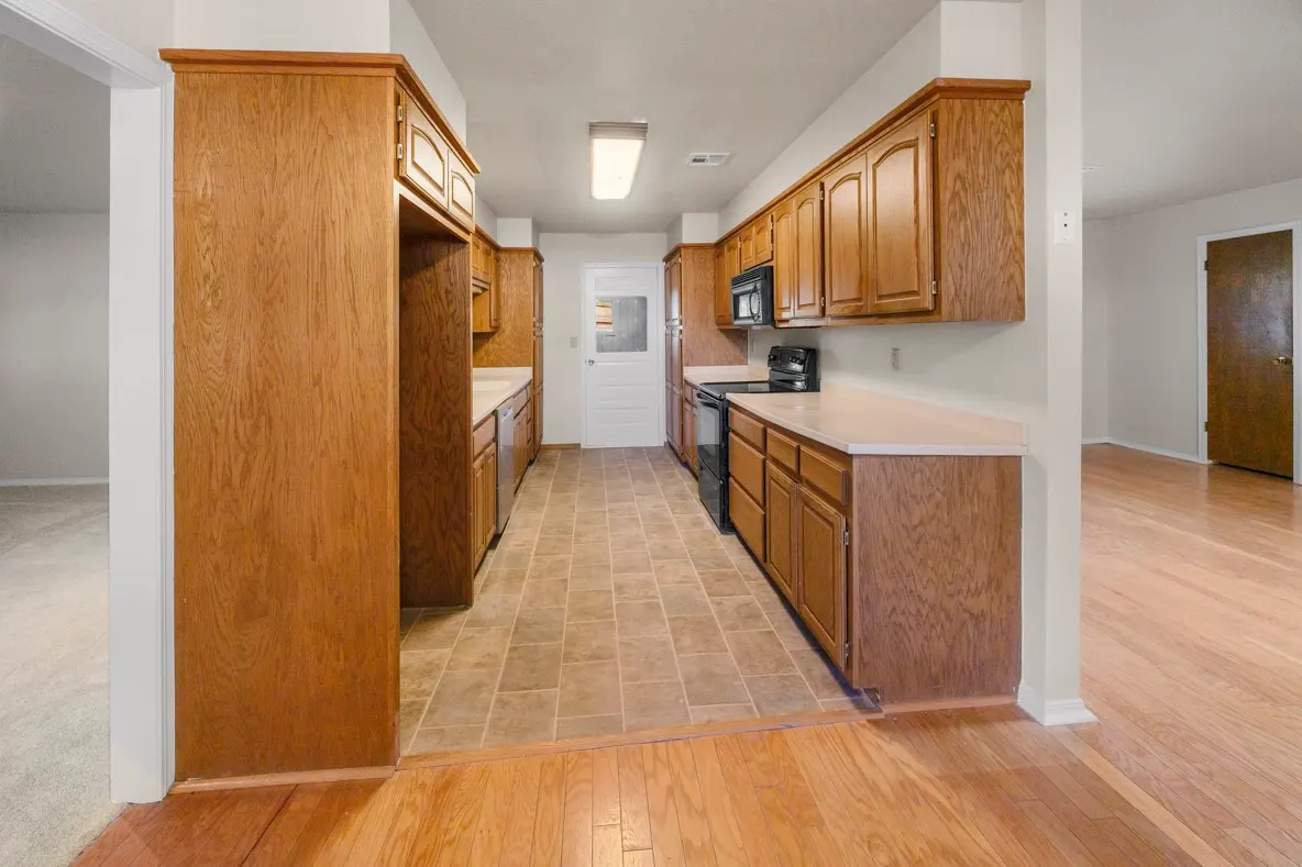 Photo 6 — 1202 SW 20th Street, Wagoner, OK 74467