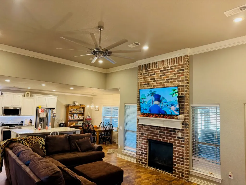 Photo 3 — 573 Edgewood Circle, Durant, OK 74701