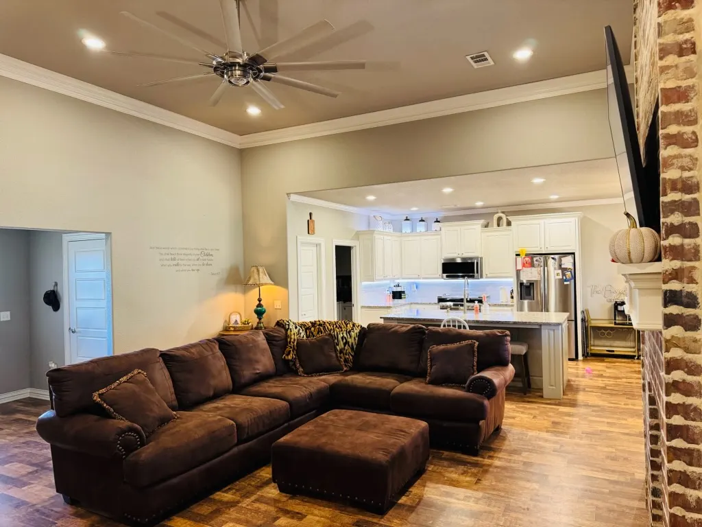 Photo 5 — 573 Edgewood Circle, Durant, OK 74701