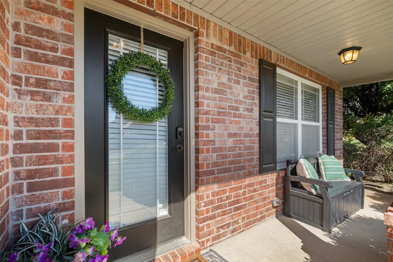 Photo 2 — 5208 Richmond Drive, Bartlesville, OK 74006