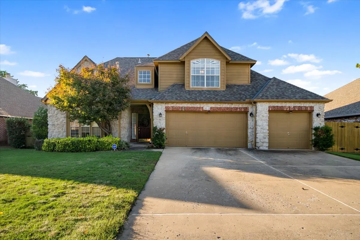 Front exterior — 2818 E 103rd Street S, Tulsa, OK 74137