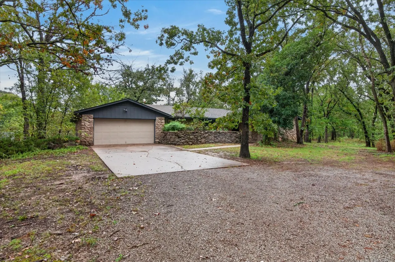 Photo 2 — 394350 Gap Road, Ochelata, OK 74051