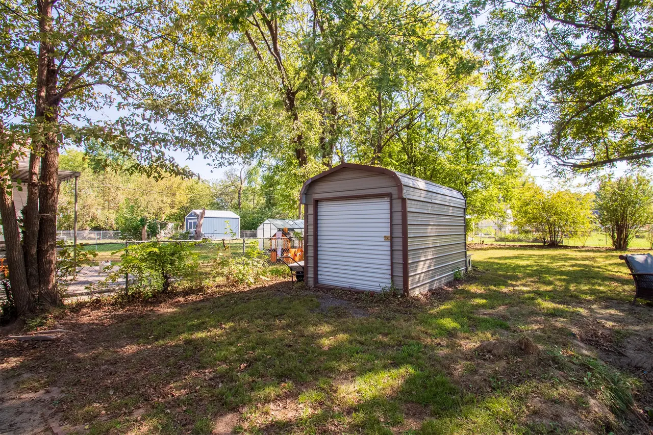 Photo 16 — 2201 Fredonia Street, Muskogee, OK 74403