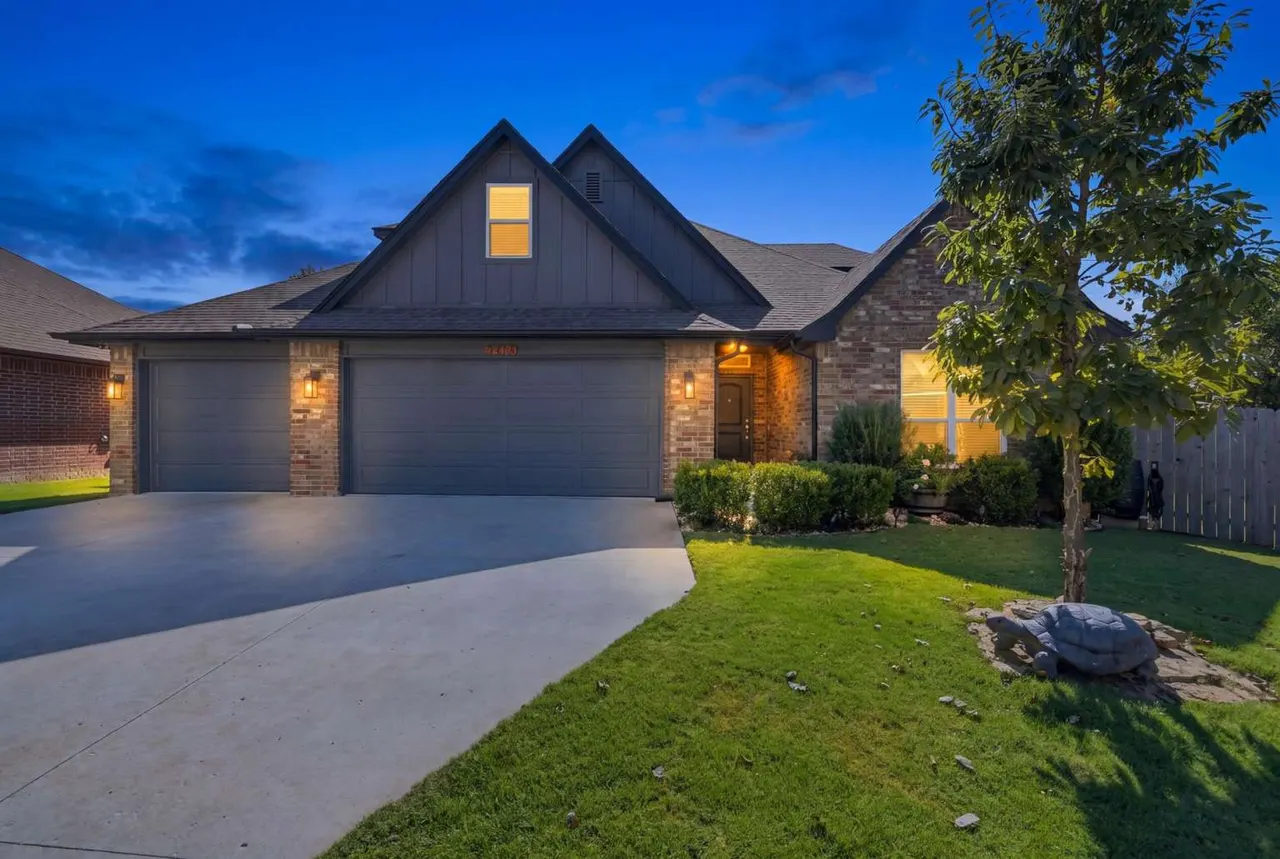 Front exterior — 2414 W 109th Street S, Jenks, OK 74037