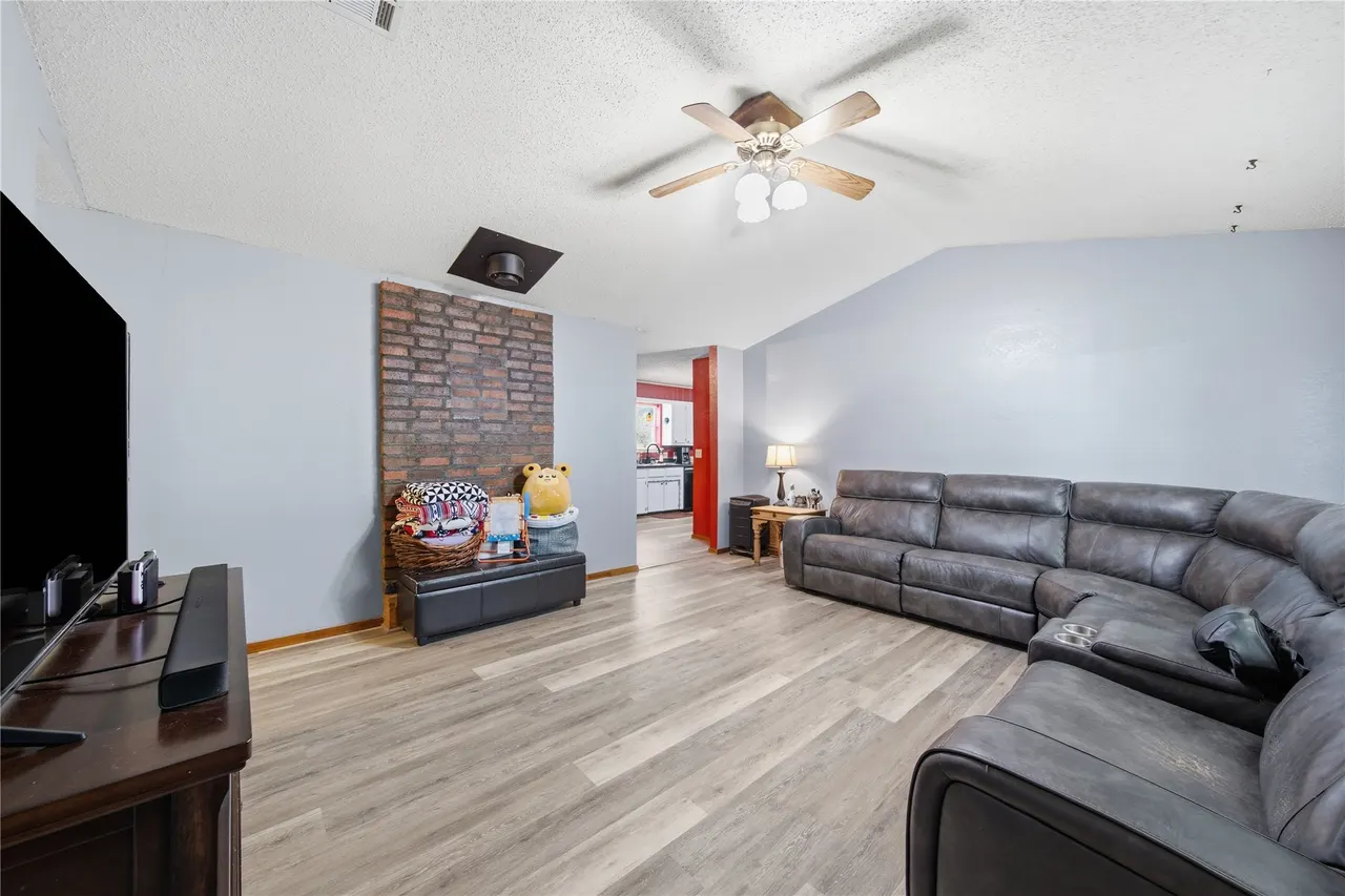 Photo 4 — 532 S Joe, Nowata, OK 74048