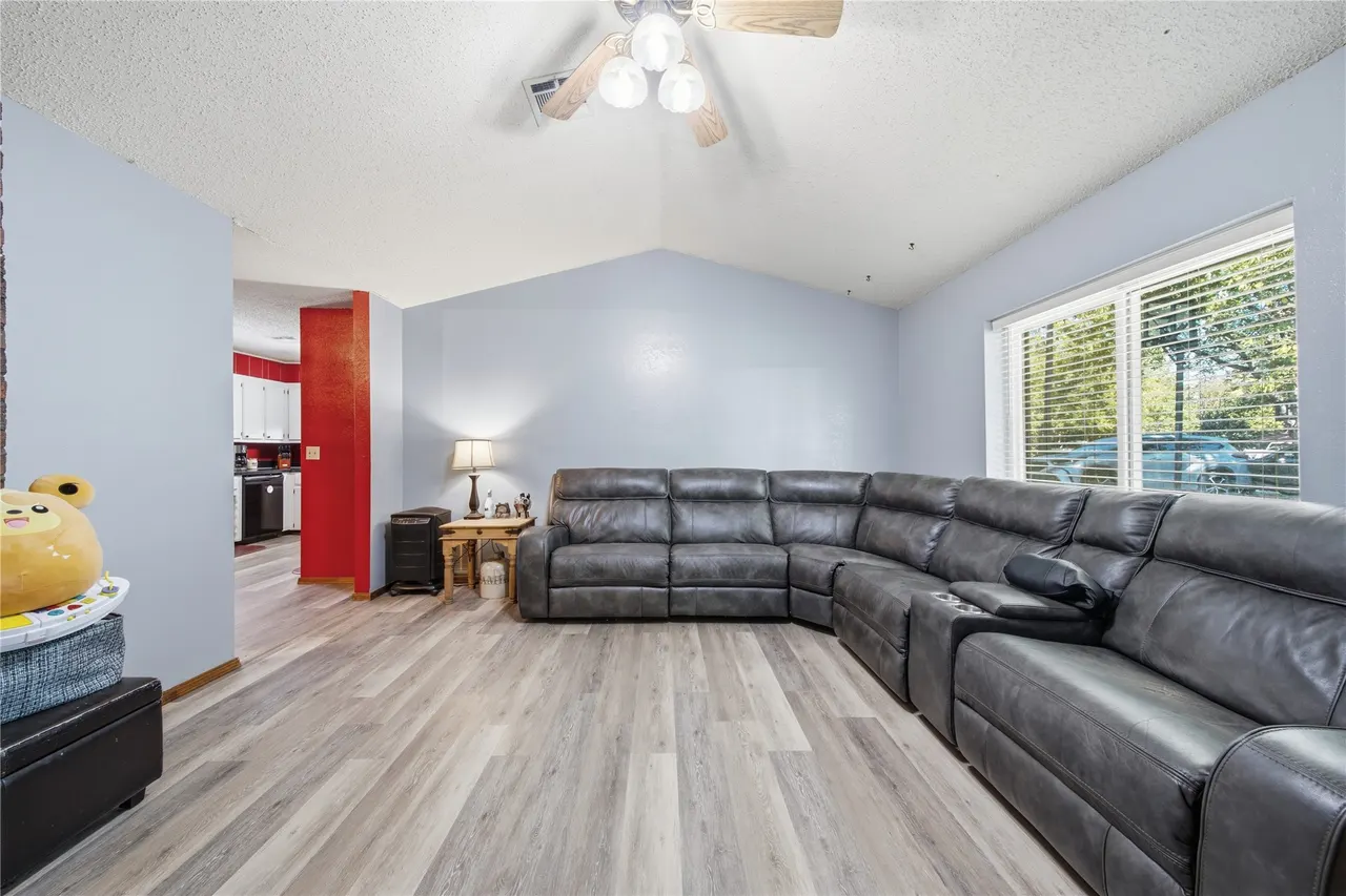 Photo 5 — 532 S Joe, Nowata, OK 74048