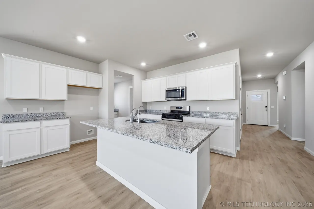 Photo 4 — 7412 N 155th East Avenue, Owasso, OK 74055