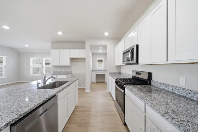 Photo 6 — 7412 N 155th East Avenue, Owasso, OK 74055